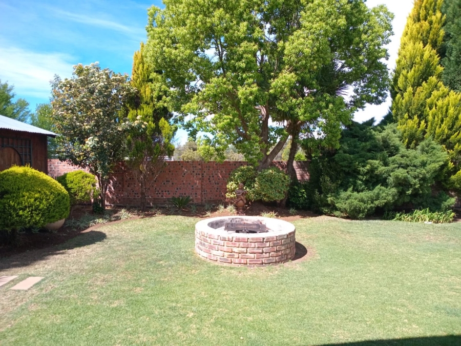 7 Bedroom Property for Sale in Bloemhof North West